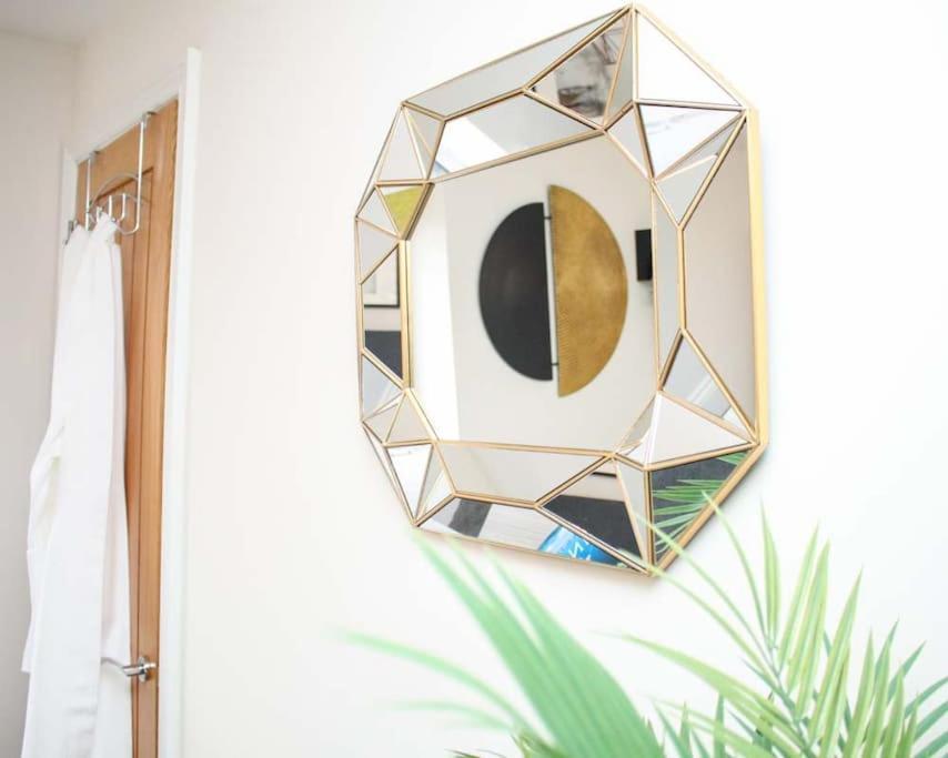 Luxe Living Guest House-Sleeps 6-Private Parking-Free Wifi-Beach-City Swansea Kültér fotó